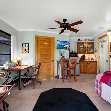 La Quiete Cove For One Bed & Breakfast เลกเวิร์ท ภายนอก รูปภาพ