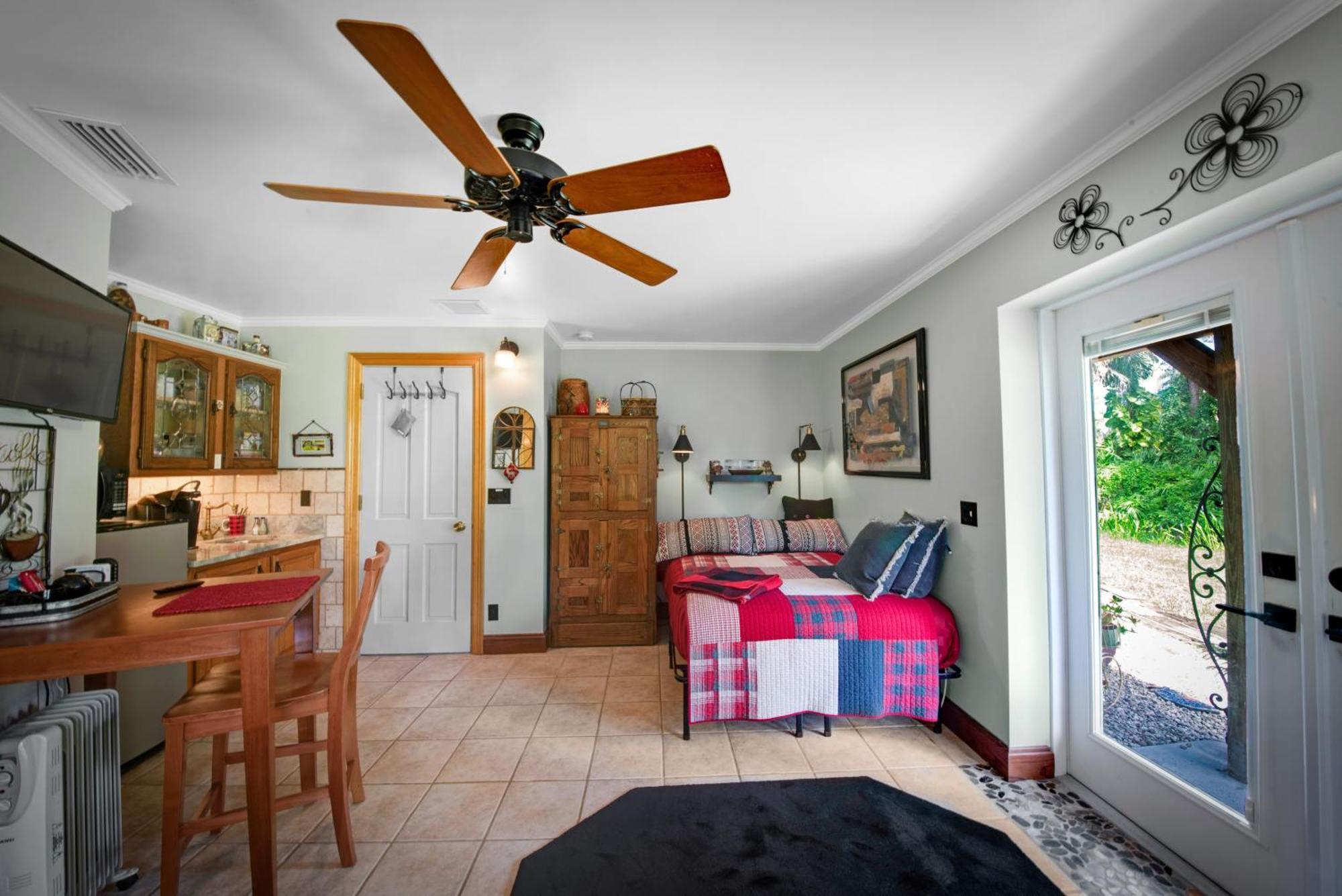 La Quiete Cove For One Bed & Breakfast เลกเวิร์ท ภายนอก รูปภาพ