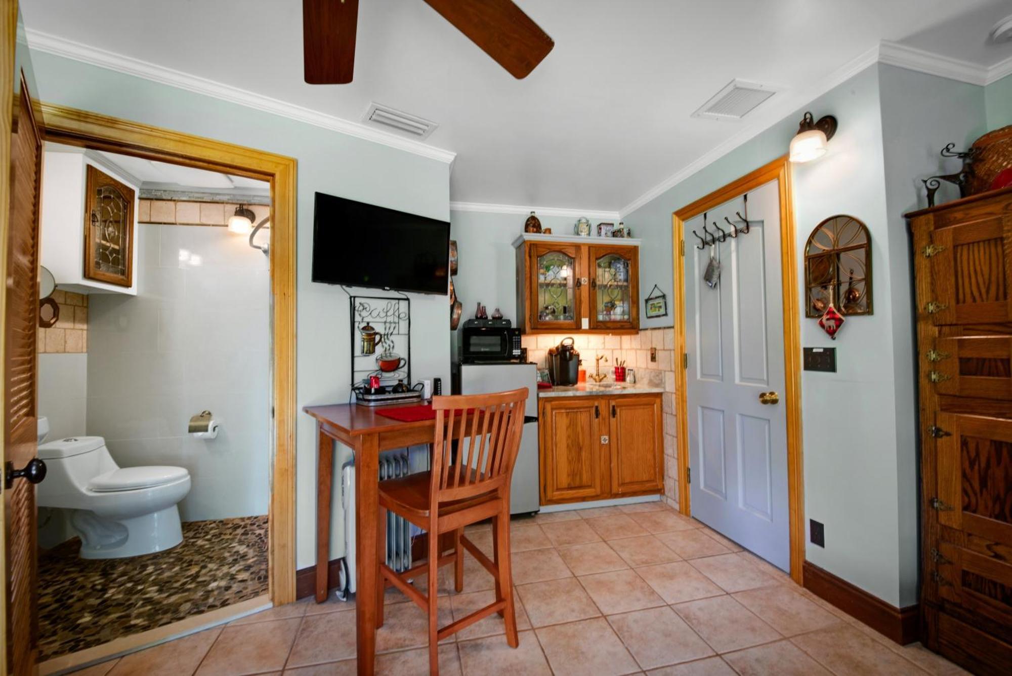 La Quiete Cove For One Bed & Breakfast เลกเวิร์ท ภายนอก รูปภาพ